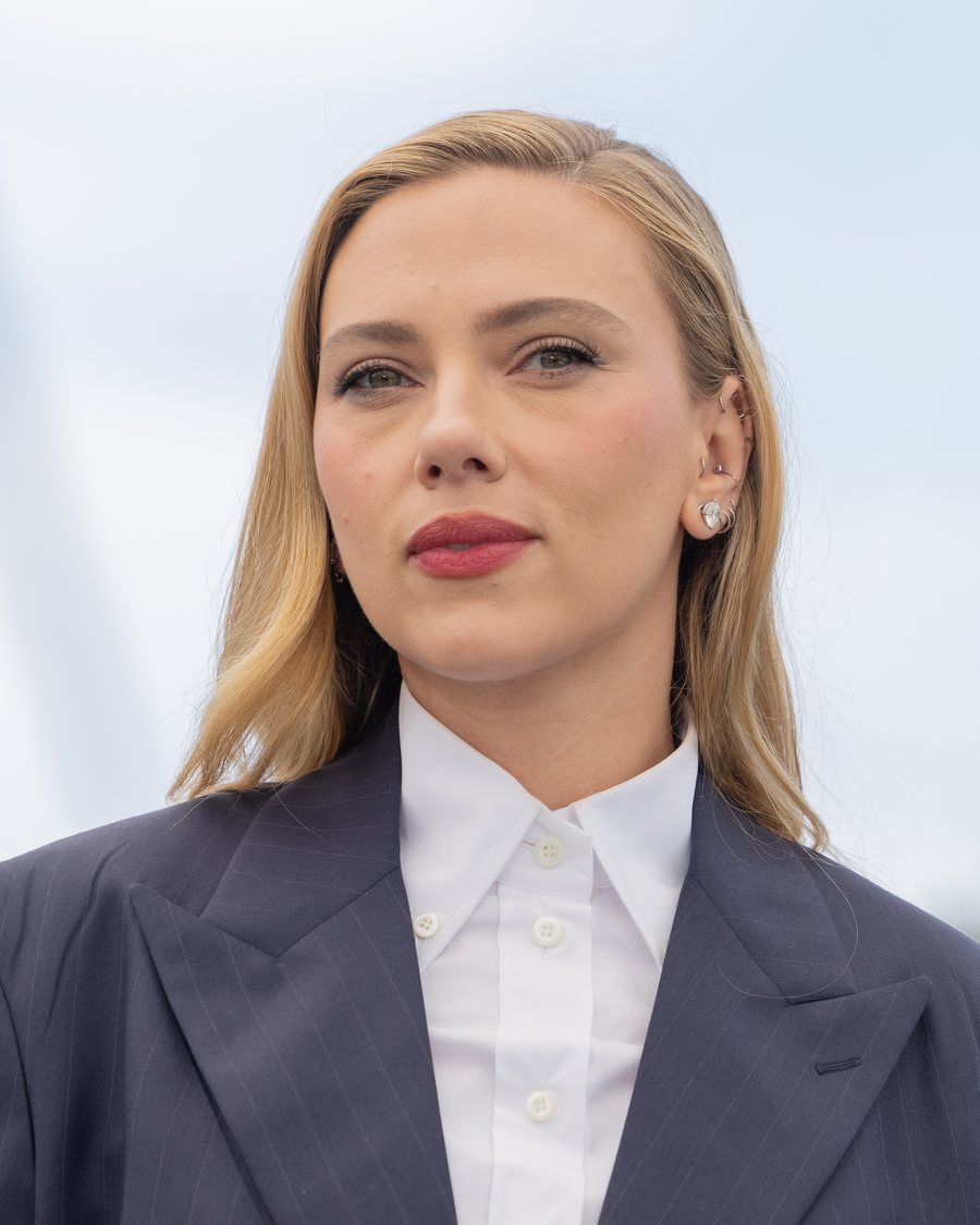 Scarlett Johansson Film & Stage Actor